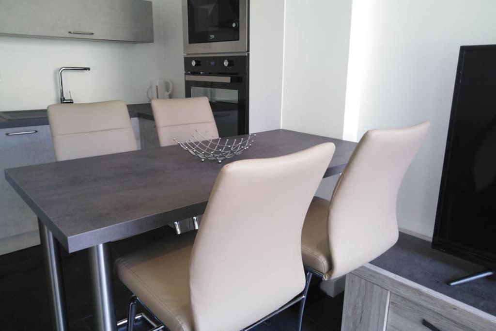Moneghetti Apartment โบโซเลย ภายนอก รูปภาพ