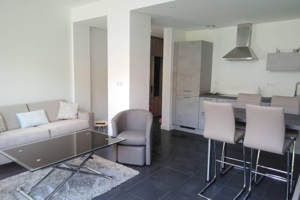 Moneghetti Apartment โบโซเลย ภายนอก รูปภาพ