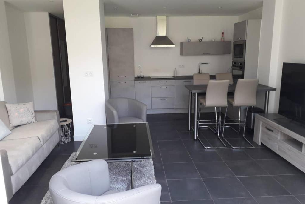 Moneghetti Apartment โบโซเลย ภายนอก รูปภาพ